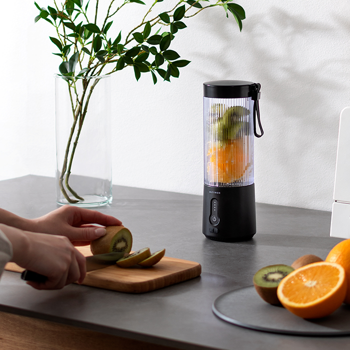 RECHARGEABLE BLENDER